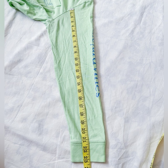 Vineyard Vines Whale Long Sleeve (Size: S) - Picture 12 of 13